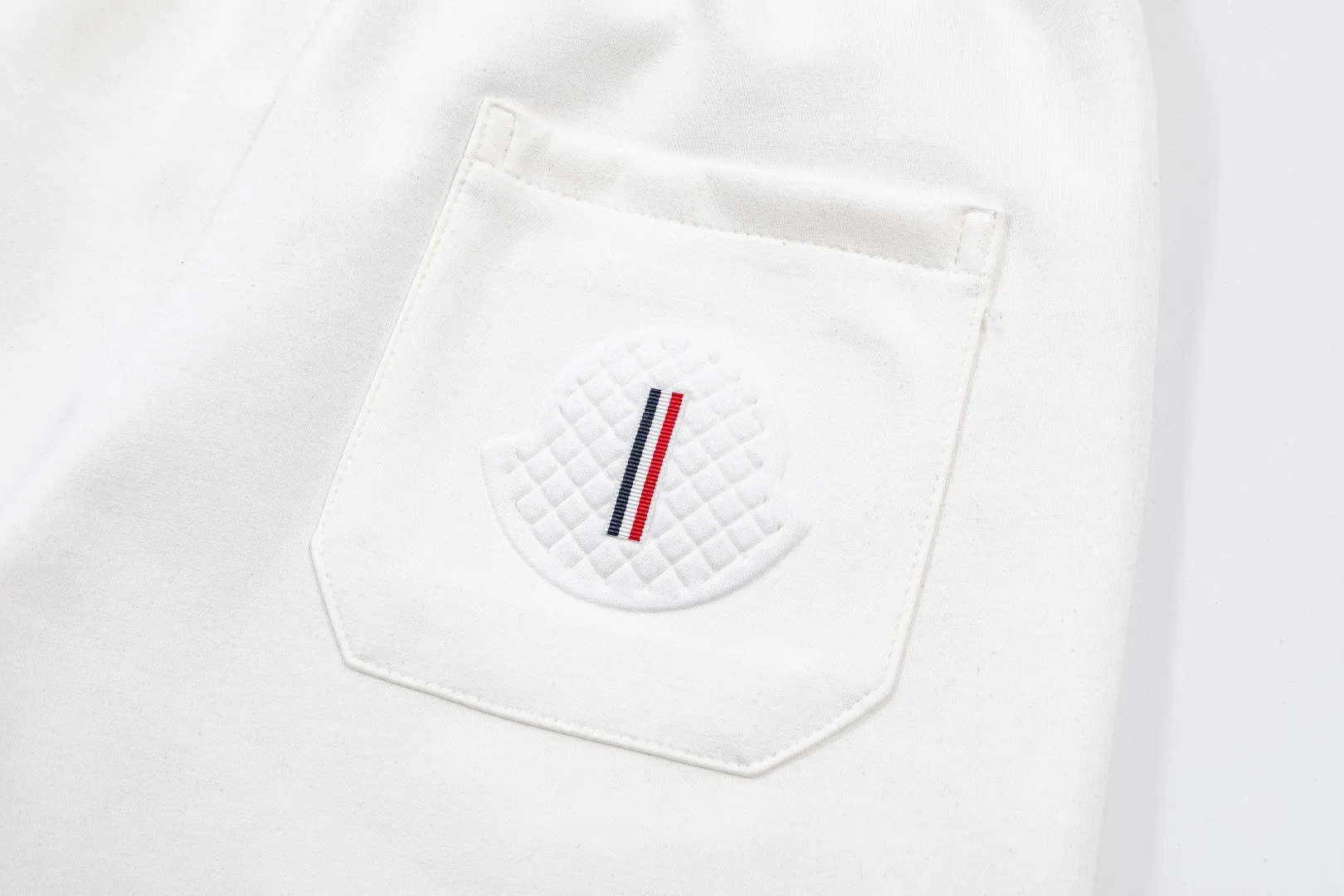 SSNew Arrival Same Style👫logo ， Same Style ， ！ * ， logo ！ ， ， ！ ， 、 、 ， ！ Breathable 。Versatile ， ， V ， ， Same Style！ Size：M-3XL